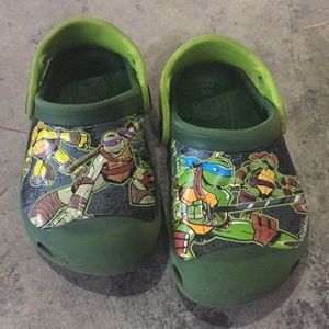 Crocs for toddler boy size 6/7